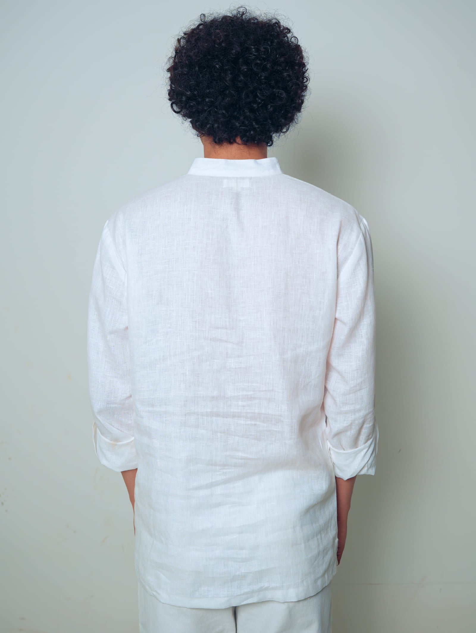 Sadabahar white premium linen short kurta by Mr.Saa (Mr.सा)